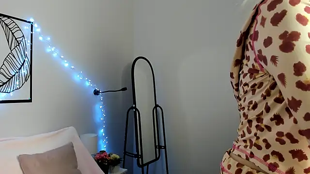 AdeleSilver online show from November 2025 02:15:02 AM