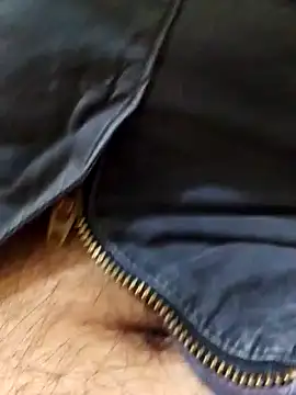 Snapshot of svk_05 chatting on November 2025 05:57:02 PM svk 05 online show from November 2025 05:57:02 PM