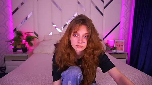 Snapshot of CuteeFoxy chatting on November 2025 02:45:02 PM CuteeFoxy online show from November 2025 02:45:02 PM