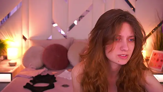 CuteeFoxy online show from March 2026 02:21:01 PM