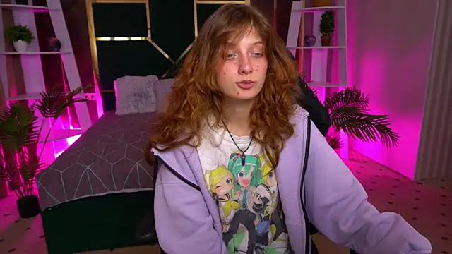 Snapshot of CuteeFoxy chatting on November 2025 02:32:01 PM CuteeFoxy online show from November 2025 02:32:01 PM