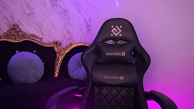 CuteeFoxy online show from December 2025 02:30:02 PM