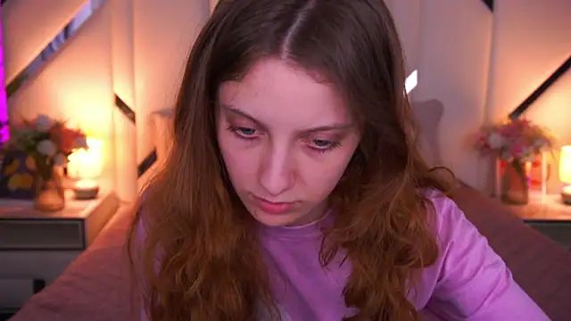 CuteeFoxy online show from April 2026 02:18:02 PM