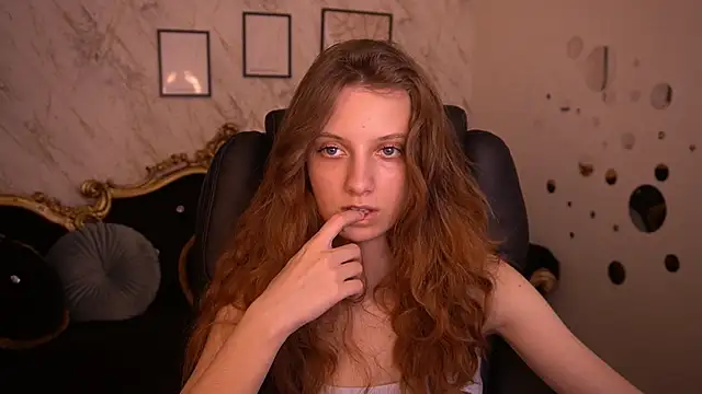 CuteeFoxy online show from June 2026 01:00:01 PM