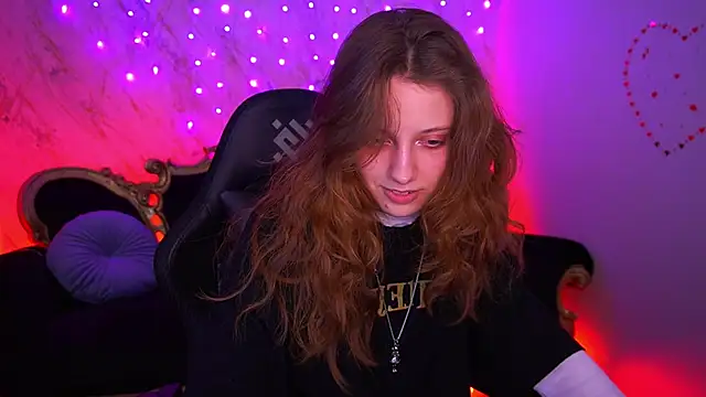 CuteeFoxy online show from February 2026 02:50:01 PM