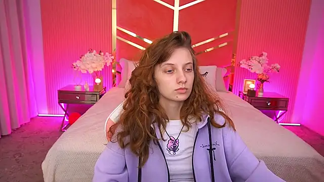 Snapshot of CuteeFoxy chatting on December 2025 01:49:01 PM CuteeFoxy online show from December 2025 01:49:01 PM