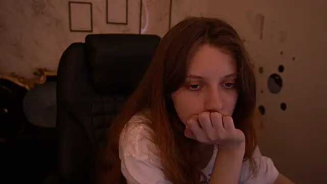 CuteeFoxy online show from May 2026 12:34:01 PM