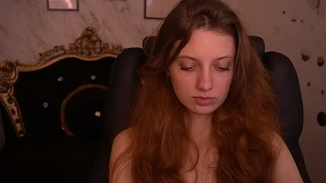 CuteeFoxy online show from June 2026 01:12:01 PM