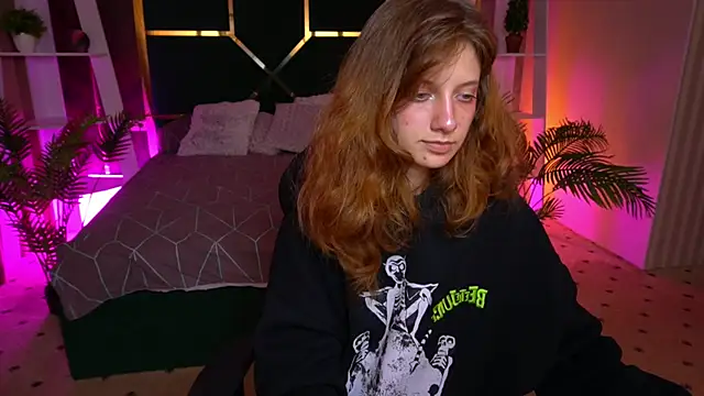 Snapshot of CuteeFoxy chatting on November 2025 03:04:01 PM CuteeFoxy online show from November 2025 03:04:01 PM