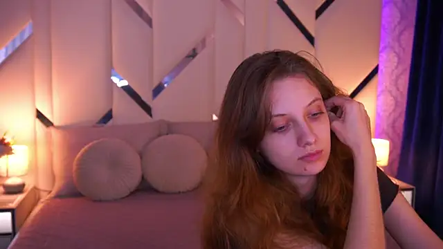 CuteeFoxy online show from April 2026 12:53:02 PM