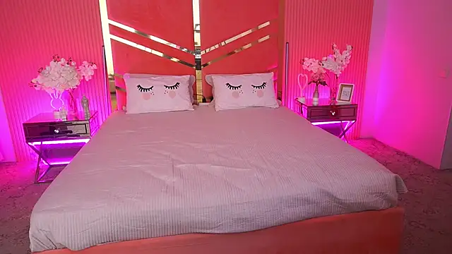 Snapshot of CuteeFoxy chatting on November 2025 02:38:01 PM CuteeFoxy online show from November 2025 02:38:01 PM