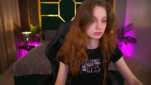 CuteeFoxy online show from March 2026 01:55:01 PM