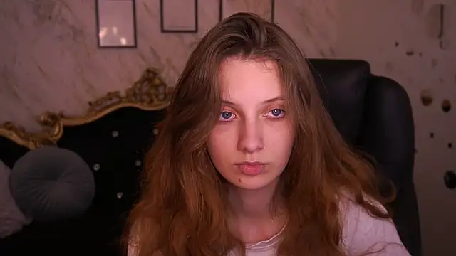 CuteeFoxy online show from May 2026 01:17:02 PM