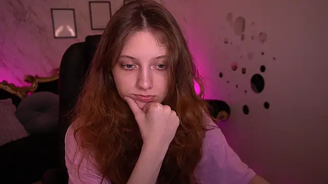 CuteeFoxy online show from April 2026 12:31:02 PM