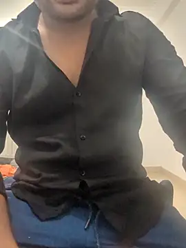 Akki19989 online show from October 2025 12:35:02 PM