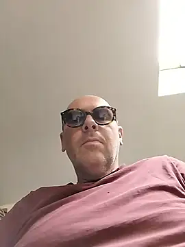 Snapshot of nicolaspgarnier chatting on May 2026 12:00:02 PM nicolaspgarnier online show from May 2026 12:00:02 PM