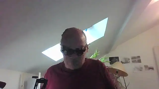 Snapshot of nicolaspgarnier chatting on May 2026 03:08:01 PM nicolaspgarnier online show from May 2026 03:08:01 PM