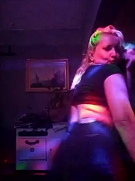 Nicolle Amor online show from January 2026 04:41:01 AM