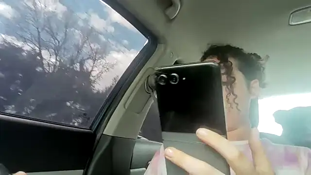 ali18of1 online show from April 2026 06:14:01 PM