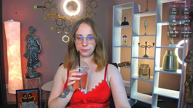 Snapshot of evalora_vei chatting on June 2026 01:05:01 AM evalora vei online show from June 2026 01:05:01 AM