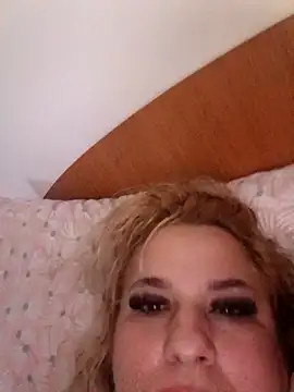 Snapshot of BelleInna chatting on October 2025 08:31:01 PM BelleInna online show from October 2025 08:31:01 PM