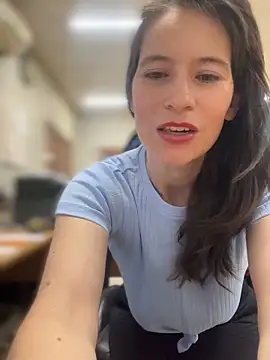 AlanaRius18 online show from April 2026 12:23:01 PM