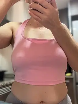 AlanaRius18 online show from April 2026 01:51:01 PM