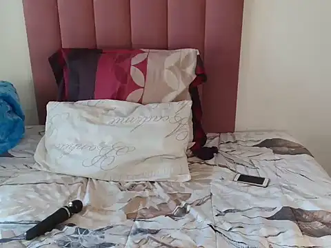 Snapshot of Bubbles156 chatting on April 2026 07:26:02 AM Bubbles156 online show from April 2026 07:26:02 AM