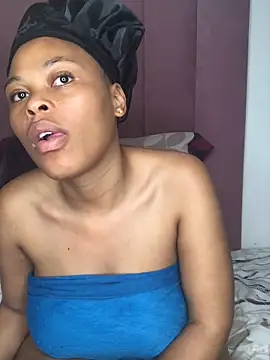 Snapshot of Bubbles156 chatting on April 2026 03:21:01 AM Bubbles156 online show from April 2026 03:21:01 AM