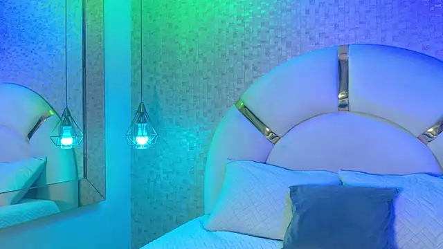 emmy rose25 online show from December 2025 11:47:01 AM