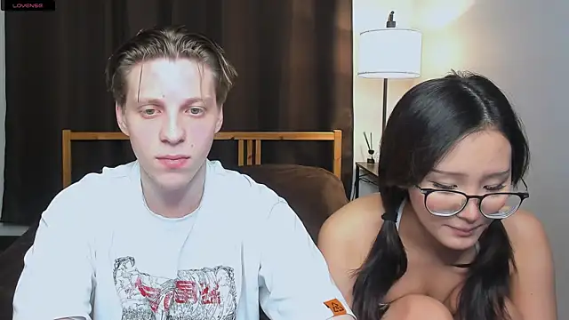 Blossomandbee online show from December 2025 12:01:02 AM