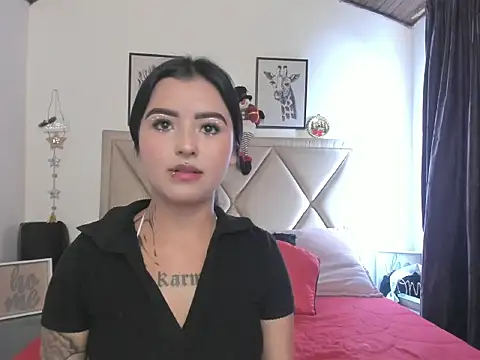 Nebula Lux online show from December 2025 07:35:01 PM