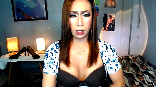 littleredbunny27 online show from June 2026 03:01:02 AM