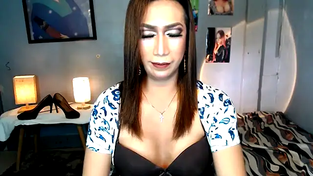 littleredbunny27 online show from April 2026 07:04:01 PM