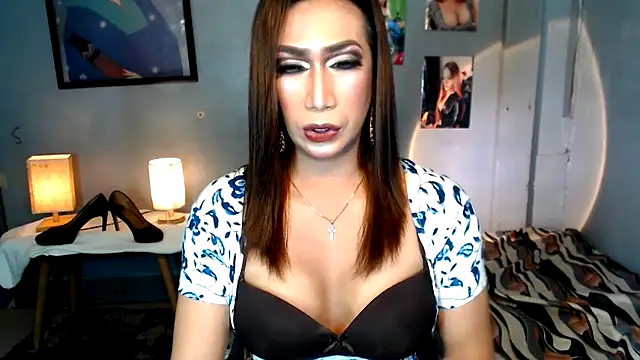 littleredbunny27 online show from May 2026 08:09:02 PM