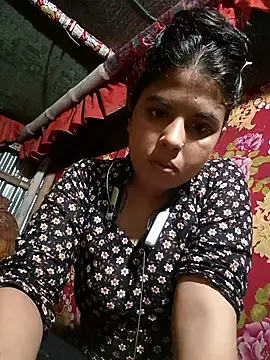 Snapshot of Pori_Moni1 chatting on October 2025 04:04:02 PM Pori Moni1 online show from October 2025 04:04:02 PM
