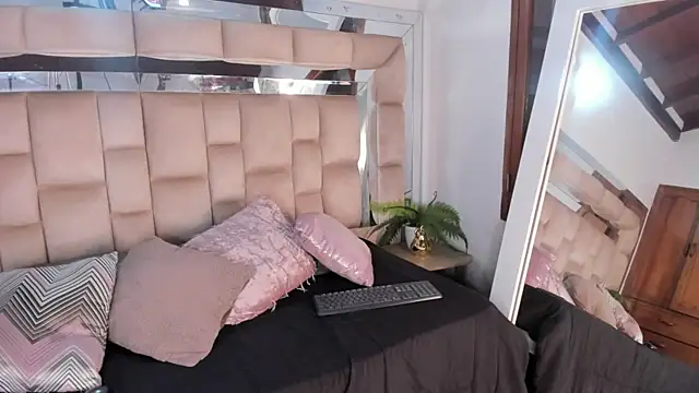 Snapshot of Hanna_Garciia chatting on October 2025 08:30:02 PM Hanna Garciia online show from October 2025 08:30:02 PM