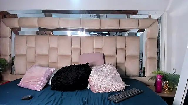 Snapshot of Hanna_Garciia chatting on October 2025 08:28:02 PM Hanna Garciia online show from October 2025 08:28:02 PM