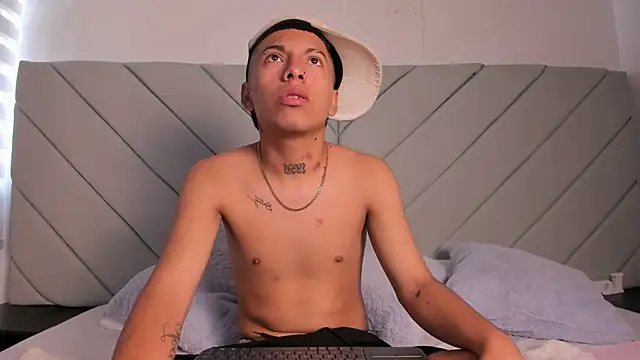 little kris1 online show from October 2025 12:46:01 PM