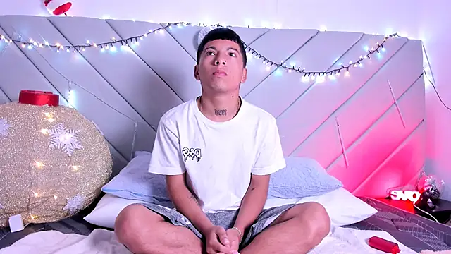 little kris1 online show from December 2025 12:04:02 PM