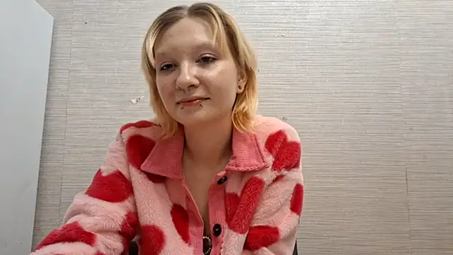 AstraVale online show from October 2025 08:23:02 AM