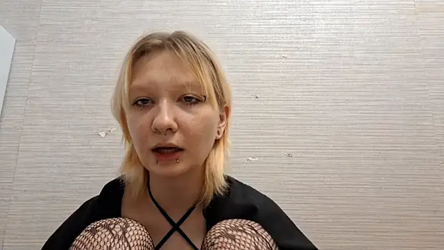 AstraVale online show from November 2025 08:35:01 AM