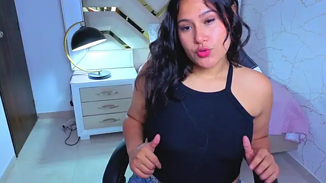 Snapshot of luna_jonezz chatting on November 2025 11:10:01 AM luna jonezz online show from November 2025 11:10:01 AM