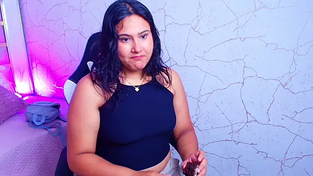 Snapshot of luna_jonezz chatting on November 2025 11:14:01 AM luna jonezz online show from November 2025 11:14:01 AM