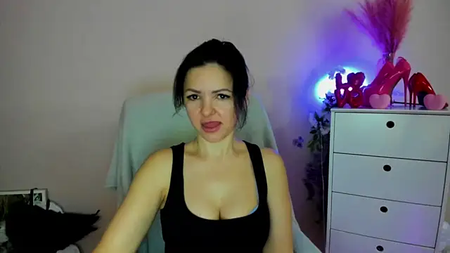 Mollybloom40 online show from April 2026 08:32:02 AM