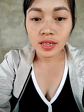 Snapshot of Hani-i chatting on November 2025 06:24:02 AM Hani-i online show from November 2025 06:24:02 AM