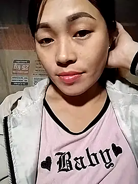 Snapshot of Hani-i chatting on November 2025 01:33:02 PM Hani-i online show from November 2025 01:33:02 PM