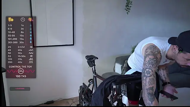 monsieurguitsxxx online show from February 2026 12:38:01 PM