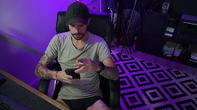 monsieurguitsxxx online show from November 2025 01:12:01 PM