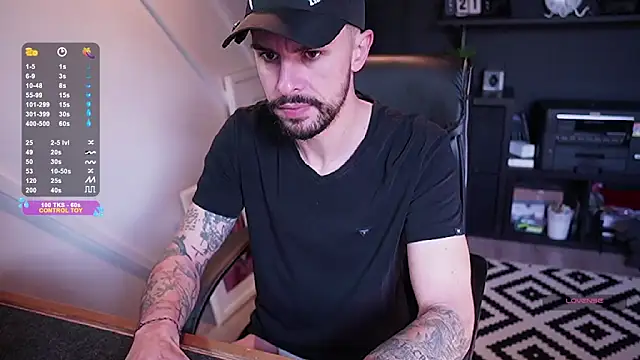 monsieurguitsxxx online show from December 2025 01:11:02 PM